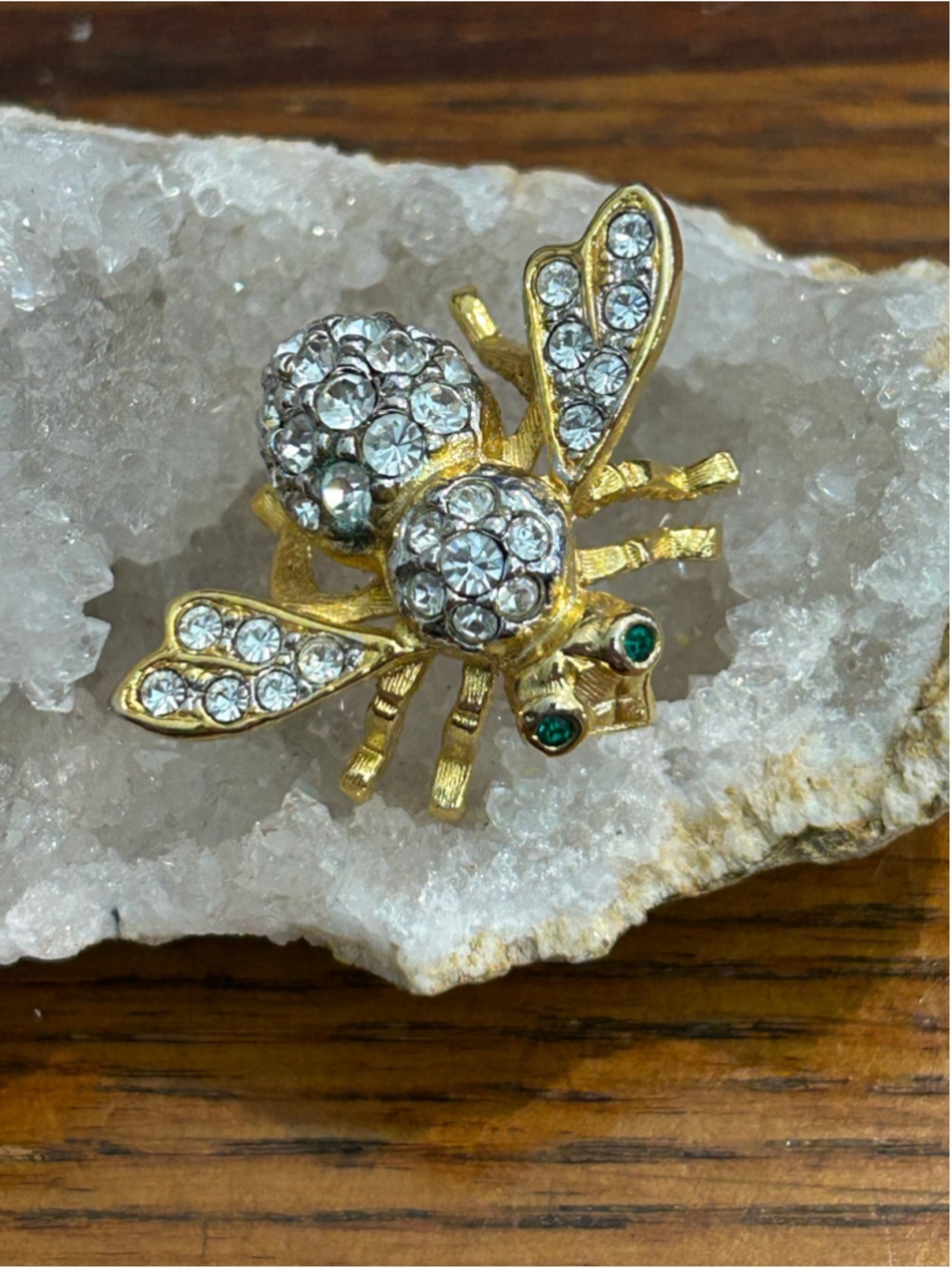 Women's vintage Joan Rivers Bee Brooch One Size Gold Clear Rhinestone